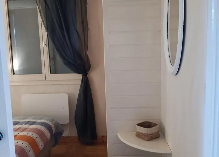 Holiday home L'ains'tant Present *